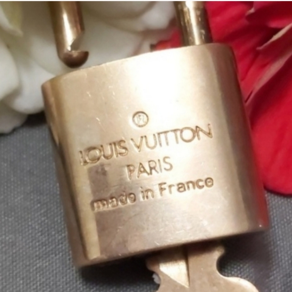 Louis Vuitton Lock N Key Set - Picture 2 of 5